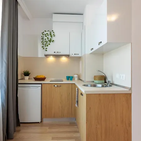 Flora Sarafovo Apartament *