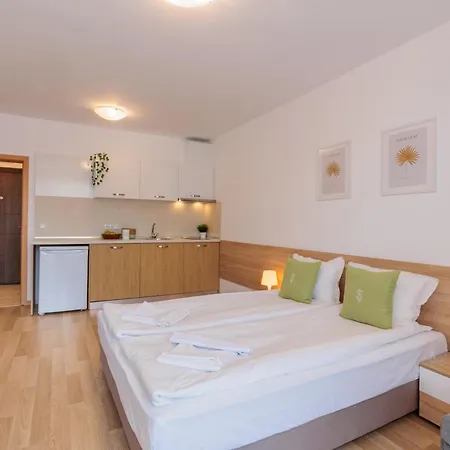 Apartament Flora Sarafovo *