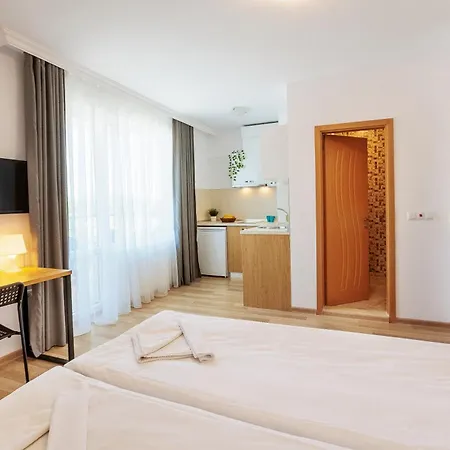 Flora Sarafovo Apartament *