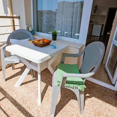 Apartament Flora Sarafovo *