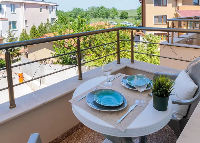 Flora Sarafovo Lejlighed *